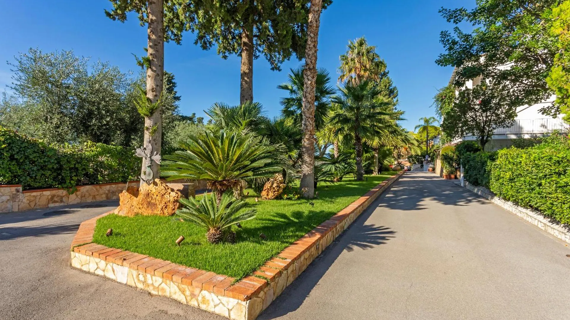 ****  Hotel Kalura Cefalu Italy